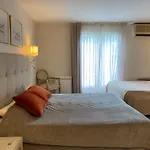 Hotel Les Criquets & 3*