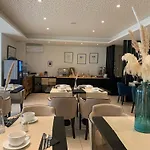 Hotell Les Criquets & 3*
