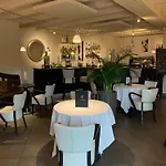Hotell Les Criquets &