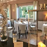 Les Criquets & Hotell