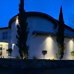 Les Criquets & Hotell 3*