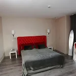 Les Criquets & Hotel Blanquefort (Gironde)