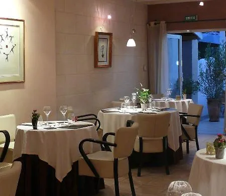 Les Criquets Restaurant 3*