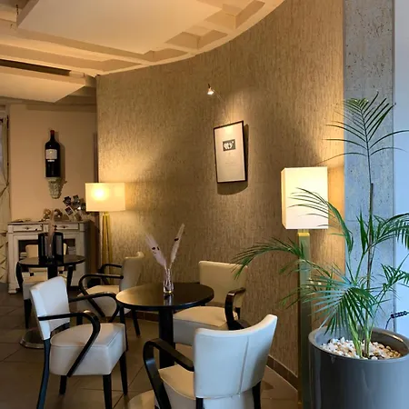 Les Criquets Restaurant Hotel