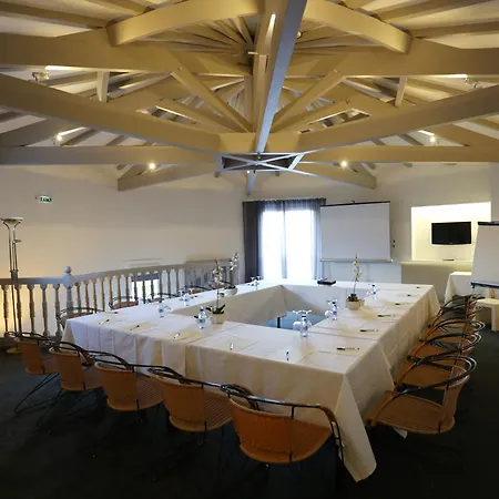 Les Criquets Restaurant Hotel
