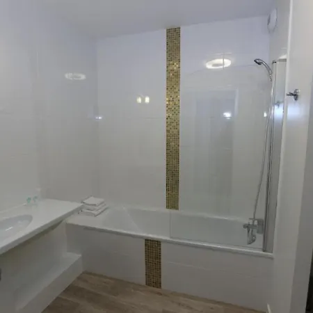Les Criquets & Hotel 3*
