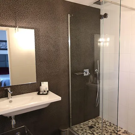 Ξενοδοχείο Les Criquets & 3*