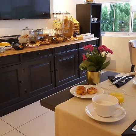 Les Criquets & Ξενοδοχείο