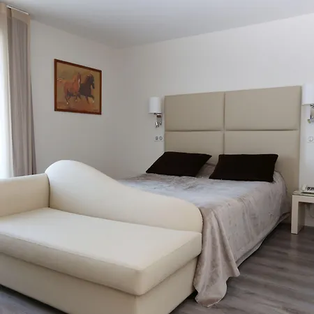 Les Criquets & Otel 3*