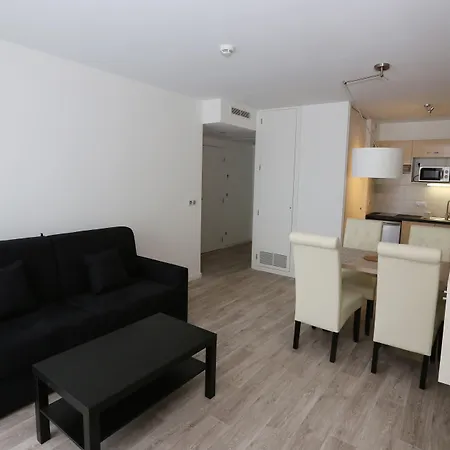 Les Criquets & Ξενοδοχείο