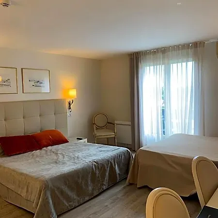 Les Criquets & 3* Blanquefort (Gironde)