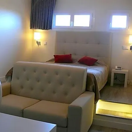 Hotel Les Criquets & 3*