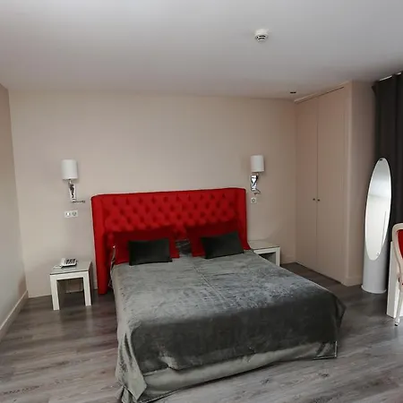 Les Criquets & Hotel Blanquefort (Gironde)