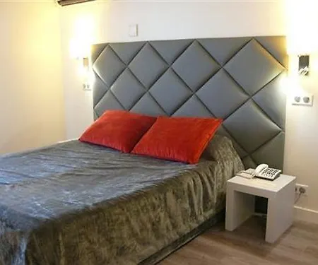 Hotel Les Criquets Restaurant Blanquefort (Gironde)