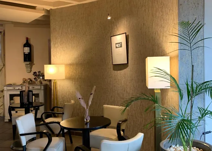 Les Criquets & فندق