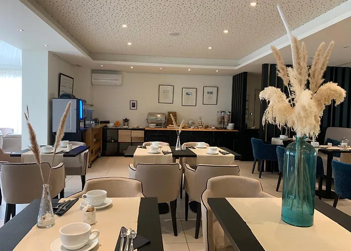 فندق Les Criquets & 3*