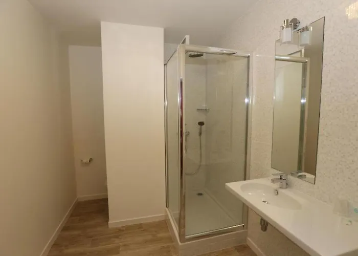 Les Criquets & 3* بلانكفور