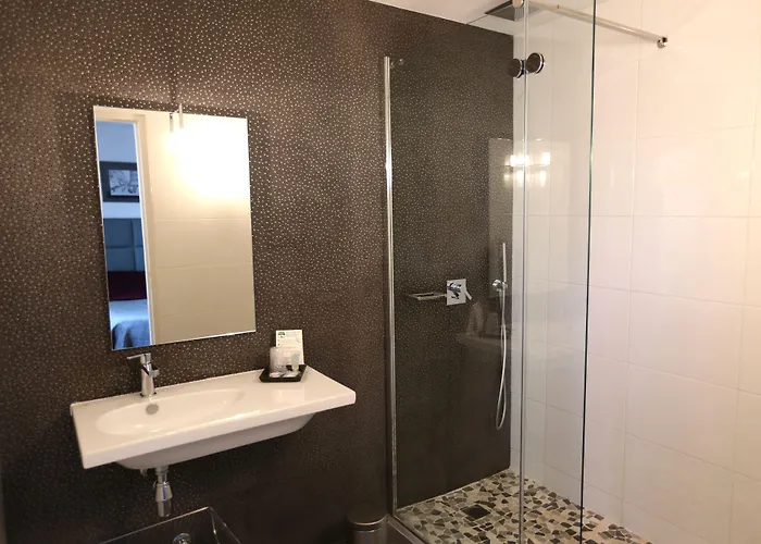 فندق Les Criquets & 3*