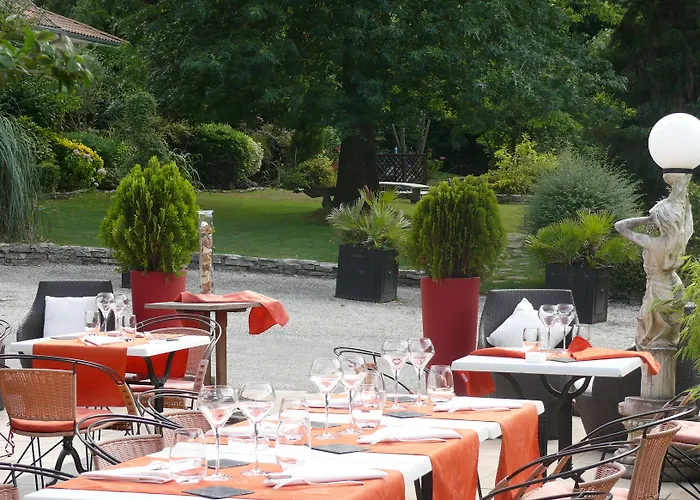 Les Criquets & فندق