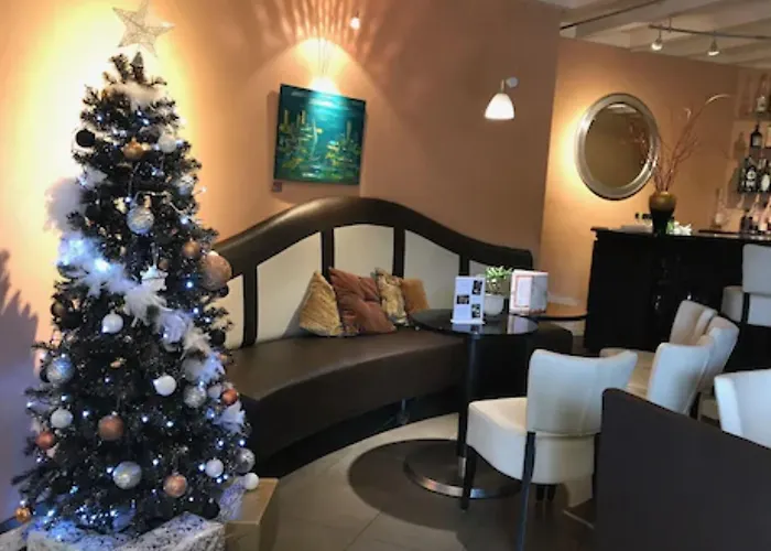 Les Criquets & 3* بلانكفور