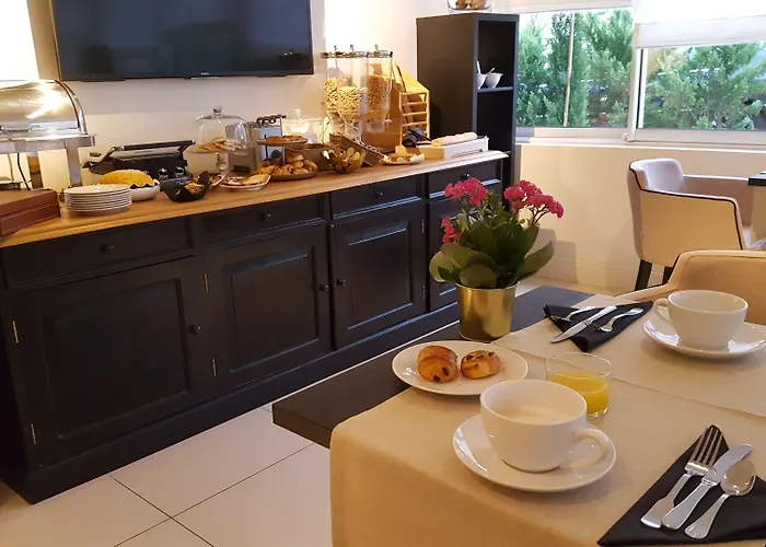 Les Criquets & فندق